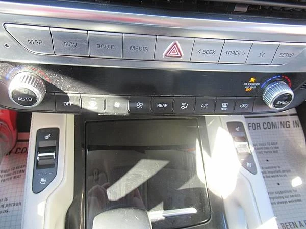 2021 Kia Telluride - Image 12 of 21