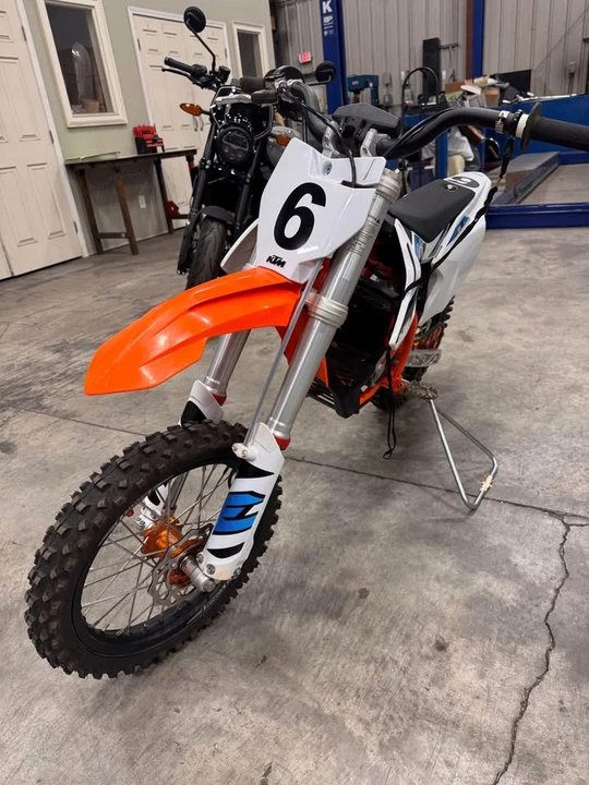 2021 KTM - Image 3 of 9