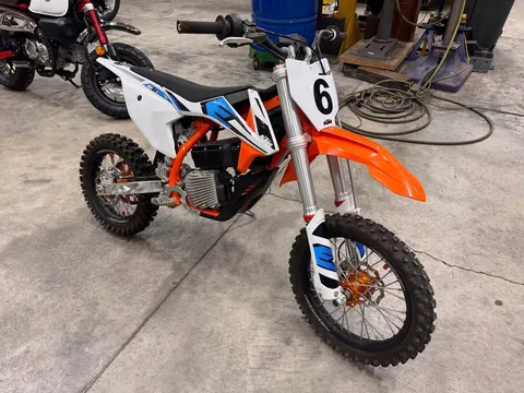2021 KTM SX-E5