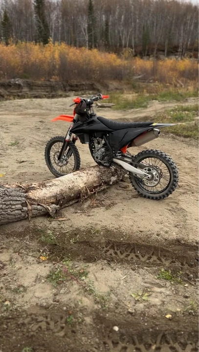 2021 KTM - Image 3 of 4
