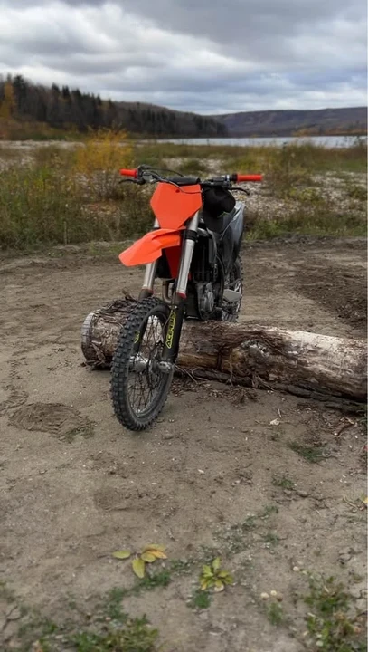 2021 KTM - Image 3 of 4