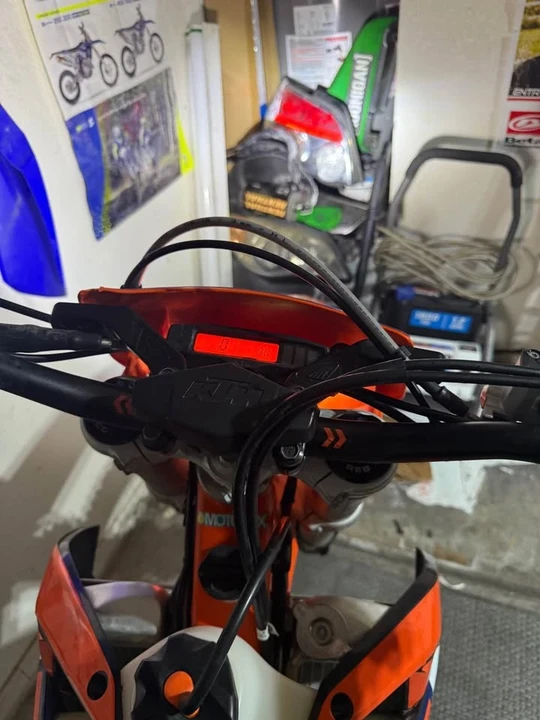 2021 KTM - Image 6 of 7