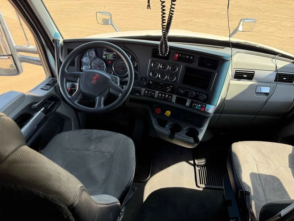 2021 Kenworth T680 - Image 11 of 12