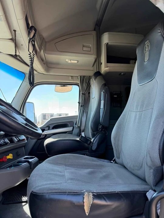 2021 Kenworth T680 - Image 8 of 12
