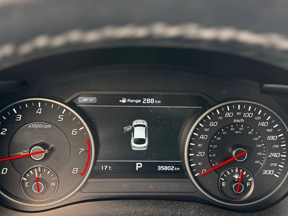 2021 Kia Stinger GT - Image 9 of 11