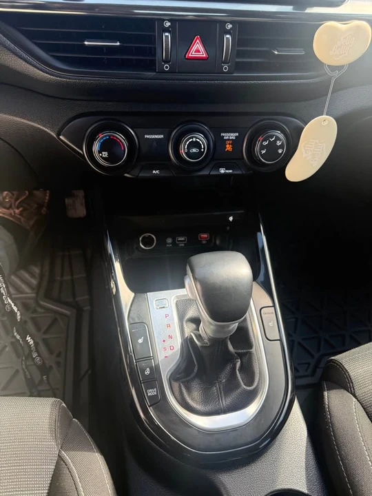 2021 Kia Forte - Image 5 of 16