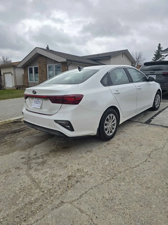2021 Kia Forte - Image 4 of 8