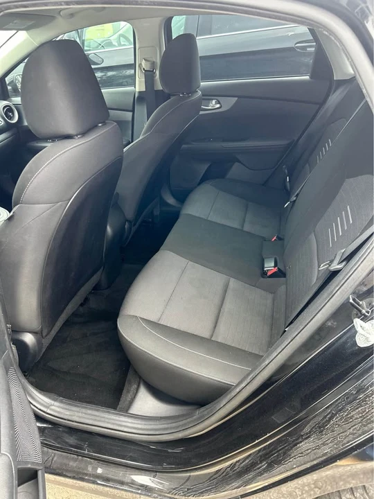 2021 Kia Forte - Image 5 of 8