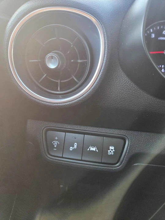 2021 Kia Forte - Image 10 of 14