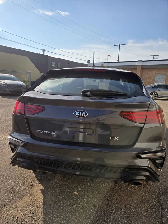 2021 Kia Forte - Image 5 of 14