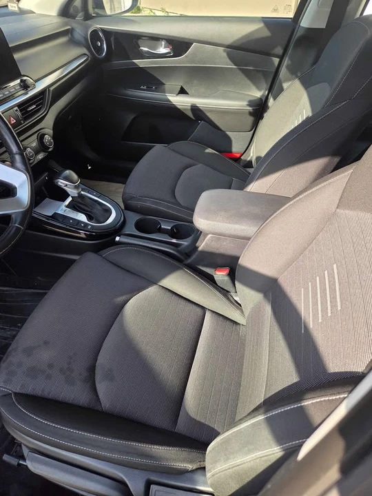 2021 Kia Forte - Image 13 of 14