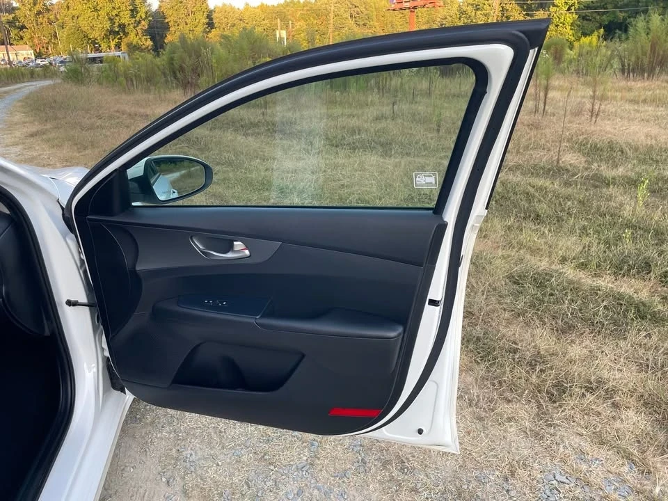2021 Kia Forte - Image 12 of 19