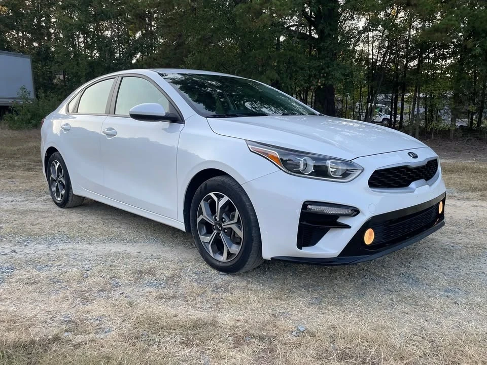 2021 Kia Forte - Image 2 of 19