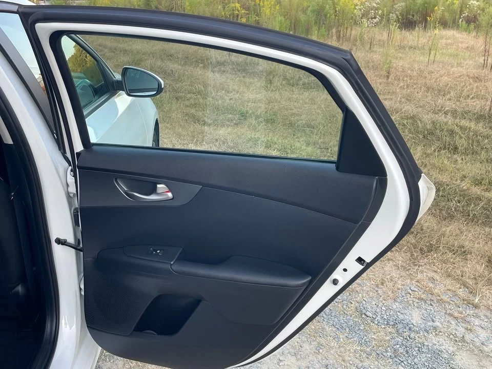 2021 Kia Forte - Image 11 of 19