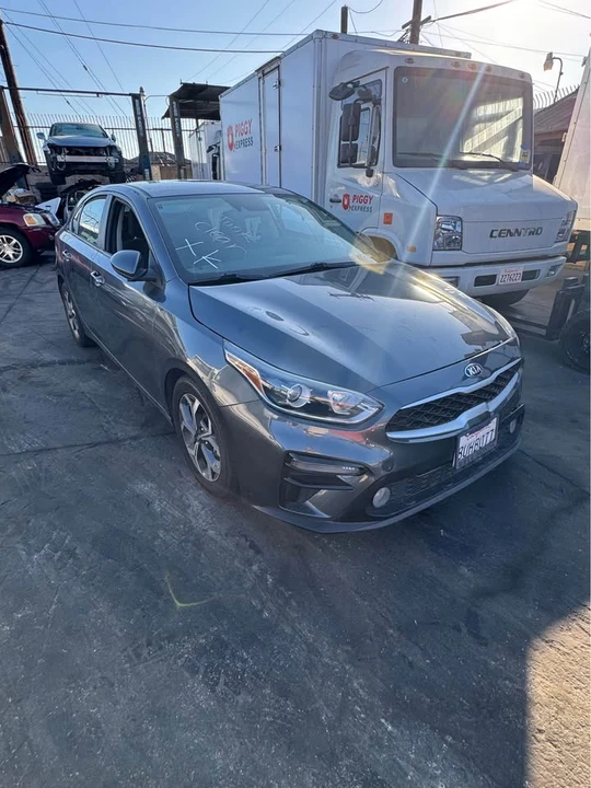2021 Kia Forte - Image 2 of 9