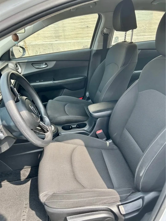 2021 Kia Forte - Image 8 of 15