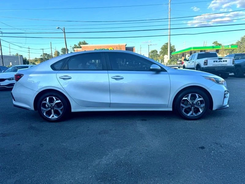 2021 Kia Forte - Image 8 of 12