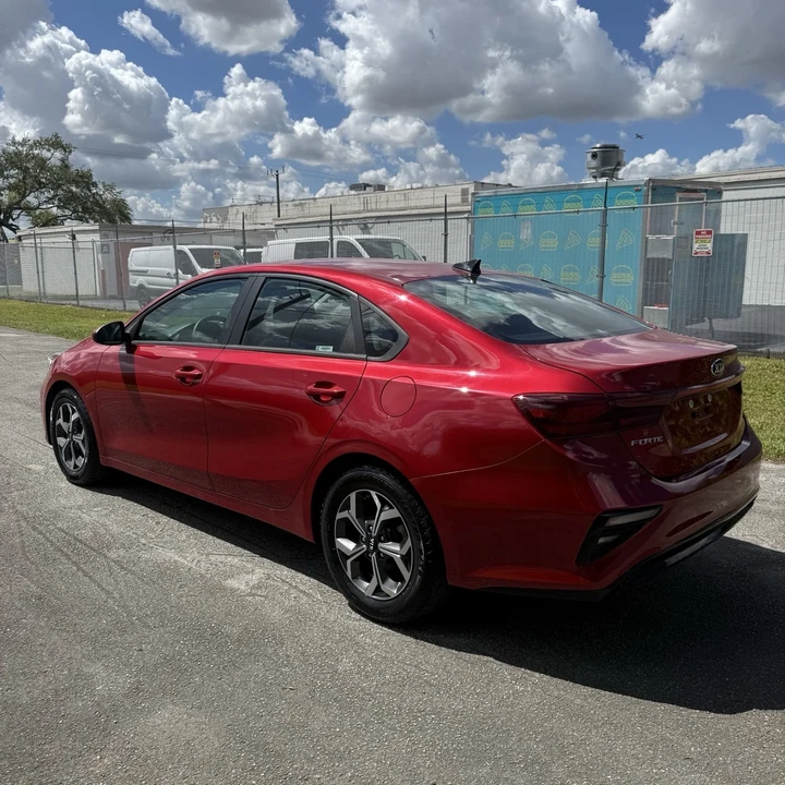 2021 Kia Forte - Image 5 of 13