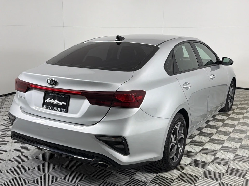 2021 Kia Forte - Image 5 of 12