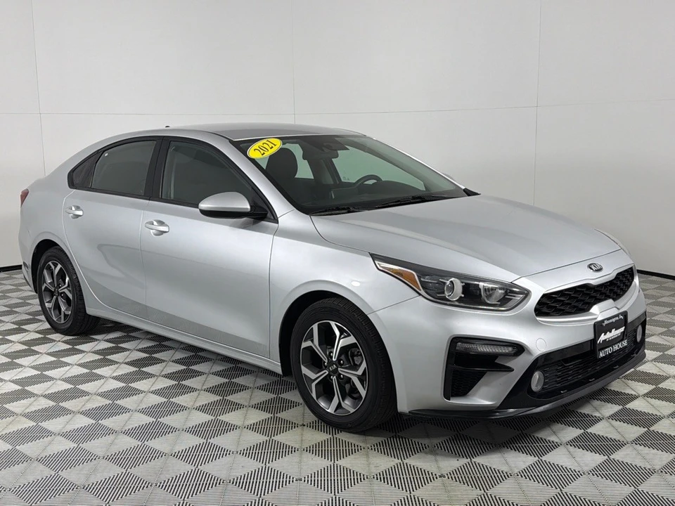2021 Kia Forte - Image 3 of 12