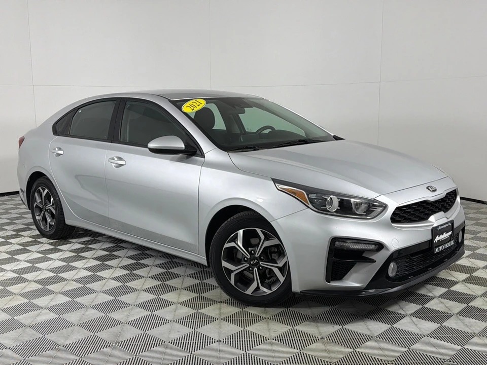 2021 Kia Forte - Image 2 of 12