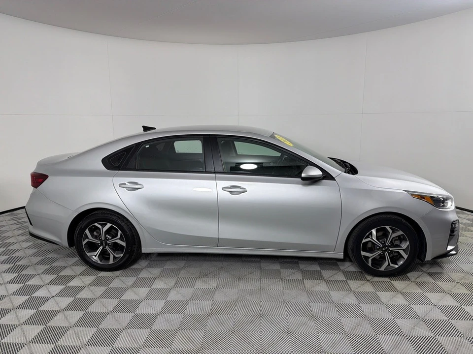 2021 Kia Forte - Image 4 of 12