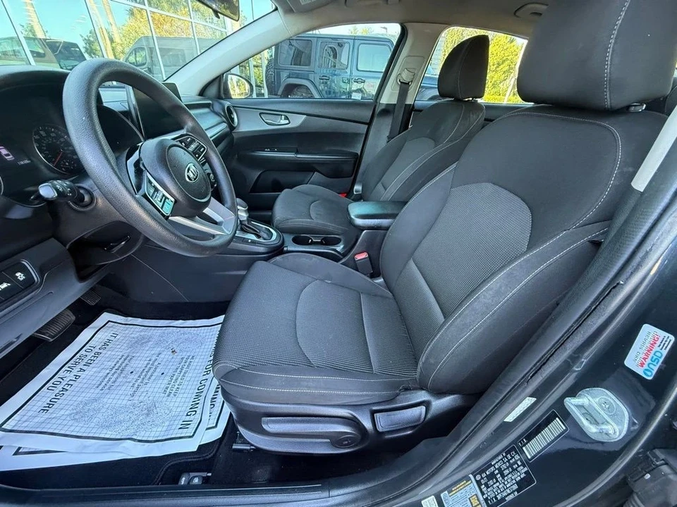 2021 Kia Forte - Image 10 of 12