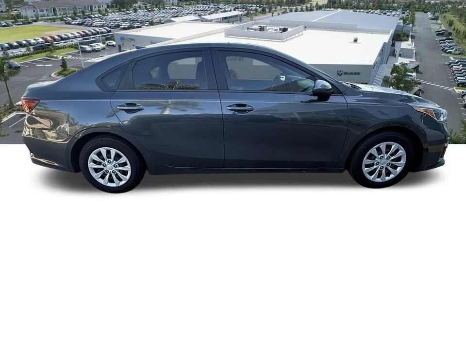 2021 Kia Forte - Image 3 of 12
