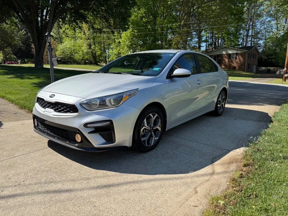 2021 Kia Forte - Image 11 of 21