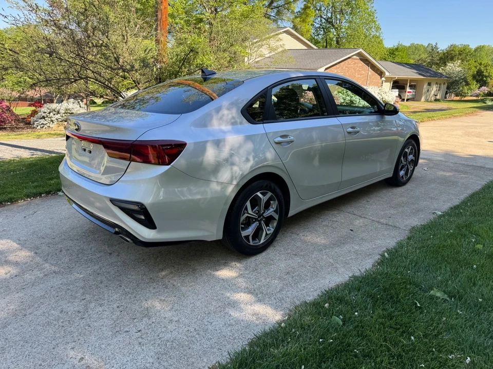 2021 Kia Forte - Image 4 of 21