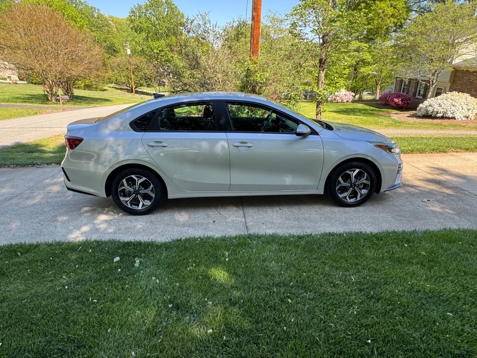 2021 Kia Forte - Image 3 of 21