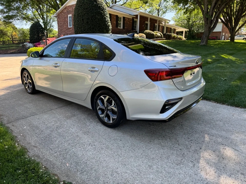2021 Kia Forte - Image 5 of 21