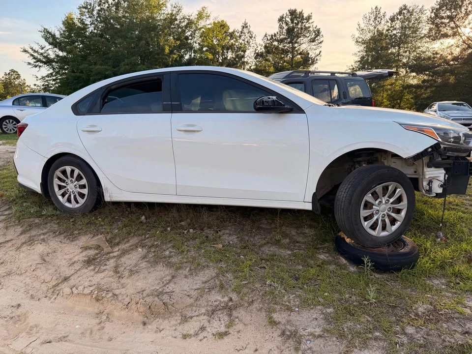 2021 Kia Forte - Image 2 of 4