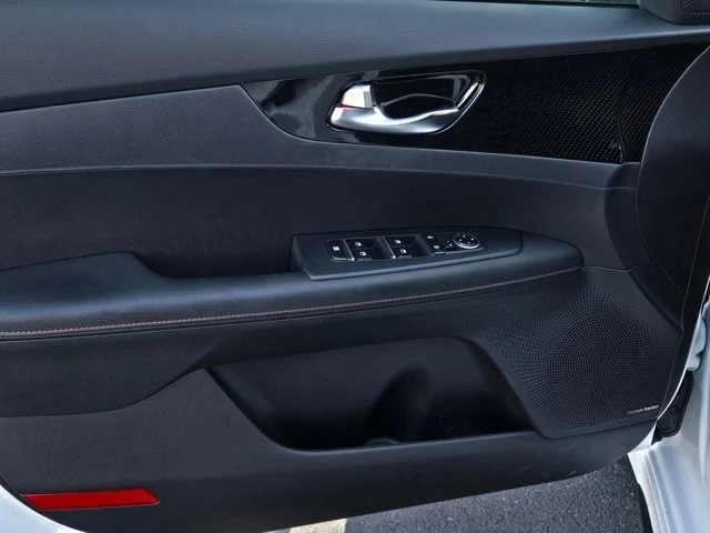 2021 Kia Forte - Image 9 of 12