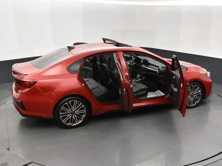 2021 Kia Forte - Image 6 of 12