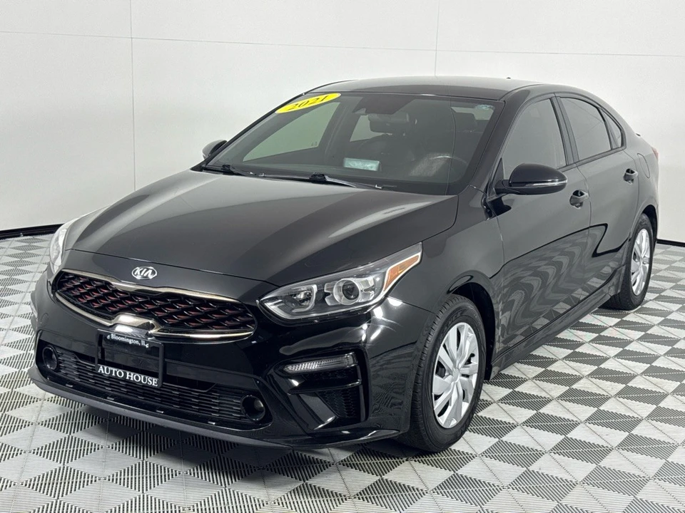 2021 Kia Forte - Image 10 of 12