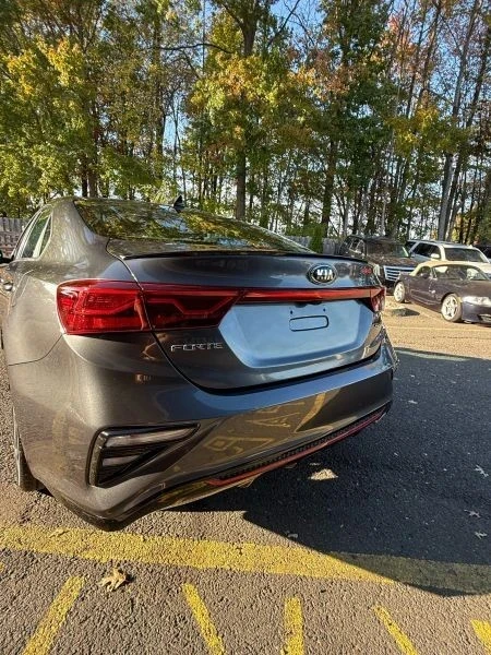 2021 Kia Forte - Image 5 of 12
