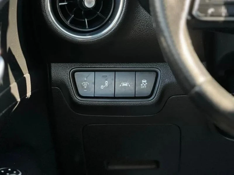 2021 Kia Forte - Image 11 of 12