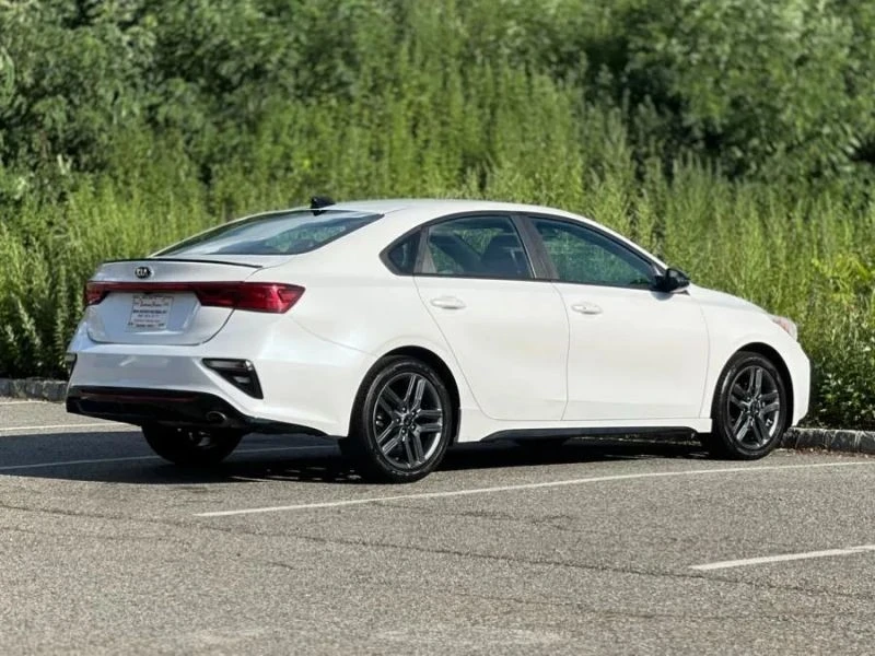 2021 Kia Forte - Image 8 of 12