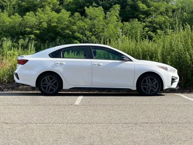 2021 Kia Forte - Image 9 of 12