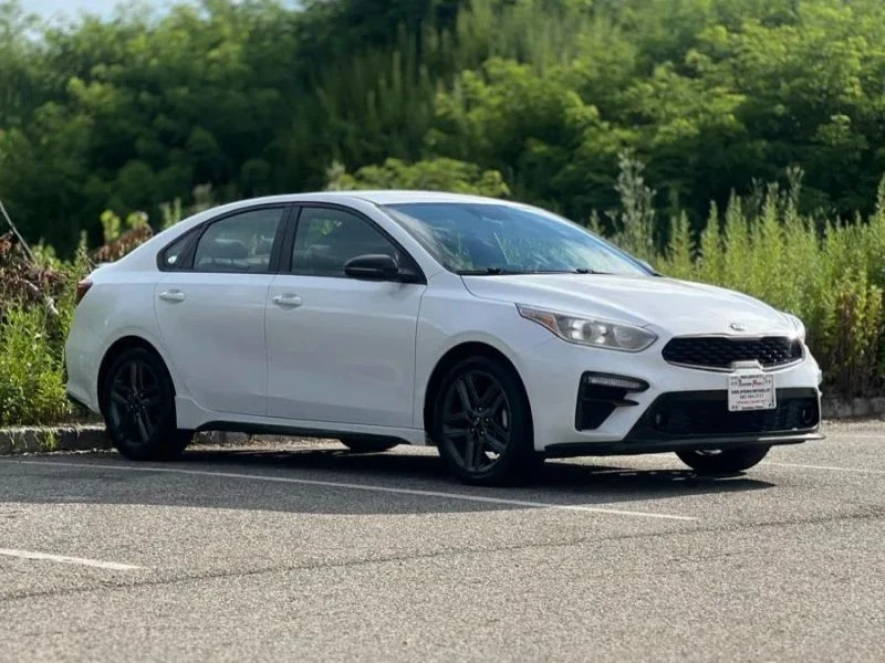 2021 Kia Forte - Image 2 of 12