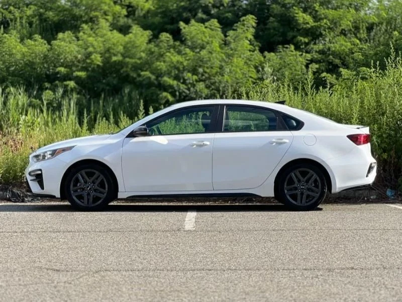 2021 Kia Forte - Image 5 of 12