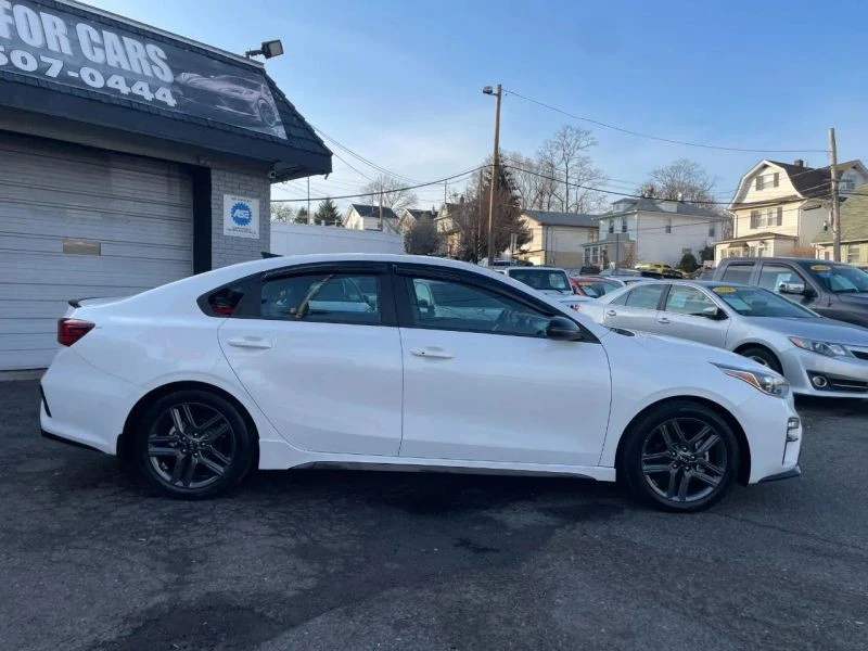 2021 Kia Forte - Image 9 of 12
