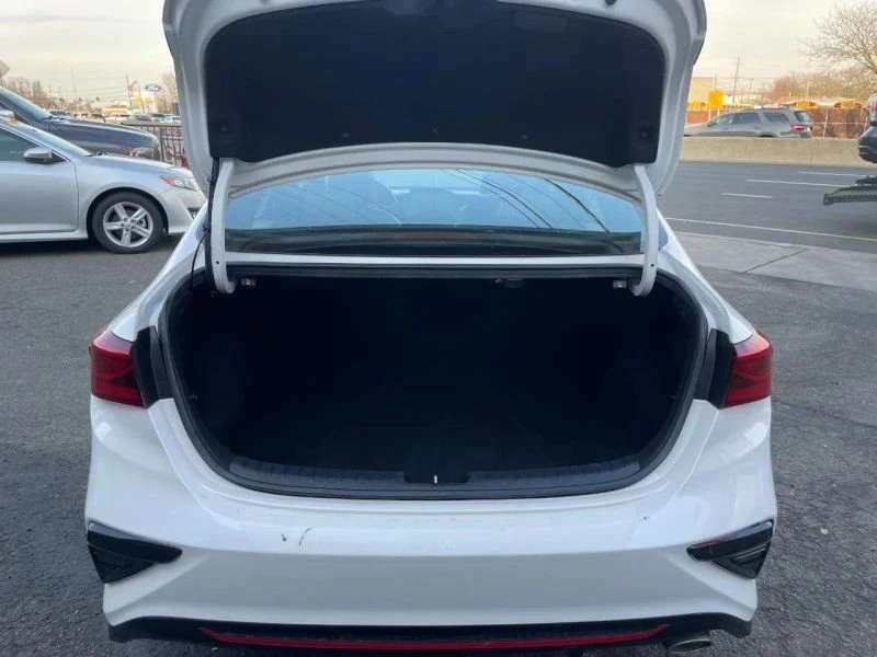 2021 Kia Forte - Image 10 of 12