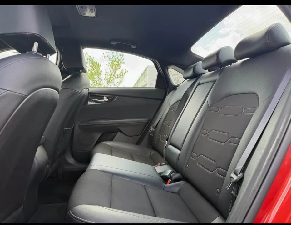 2021 Kia Forte - Image 9 of 15