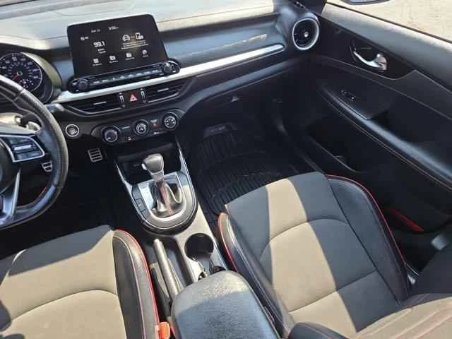 2021 Kia Forte - Image 9 of 13