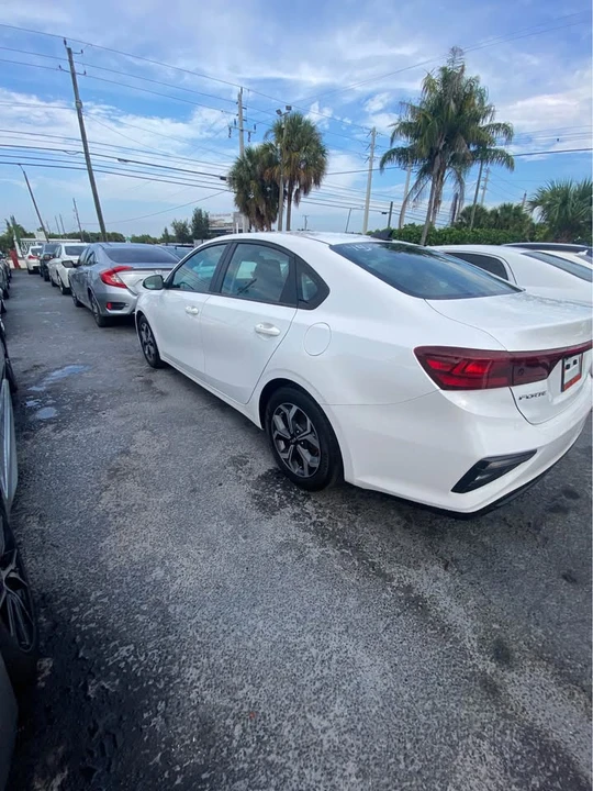 2021 Kia Forte - Image 3 of 13