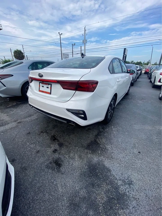 2021 Kia Forte - Image 2 of 13