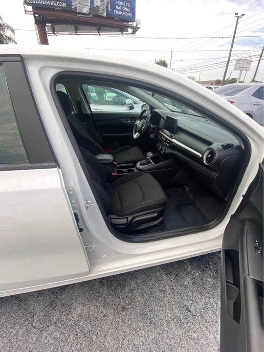 2021 Kia Forte - Image 5 of 13