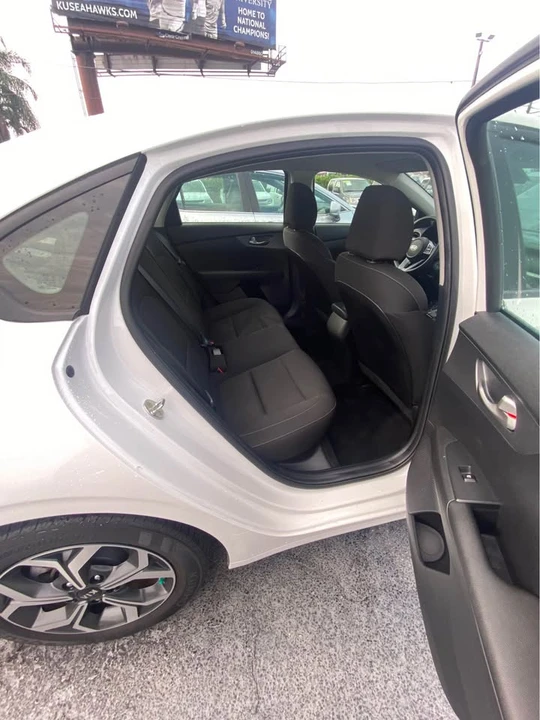 2021 Kia Forte - Image 7 of 13